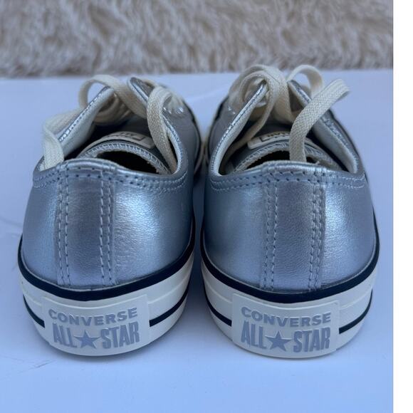 Converse Women's Silver Metallic Chuck Taylor All Star Low Leather Size 7 - Picture 7 of 13